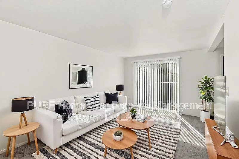 3 bed, 2.5 bath, 1200 sqft, $1,945 — Photo 1