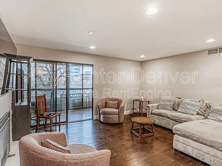 800 N Pearl St #202 — Photo 28