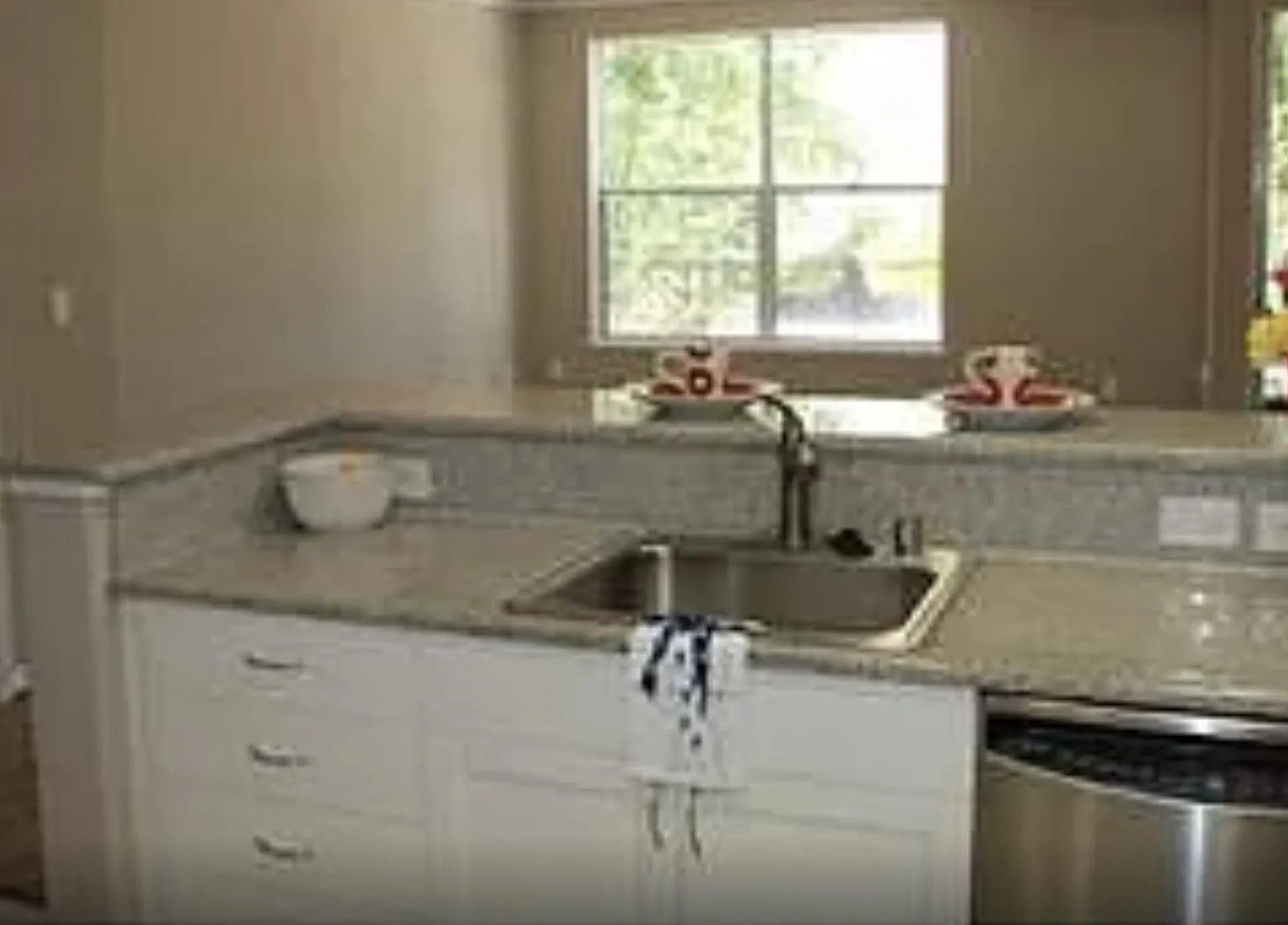 3 bed, 1426 sqft, $4,700 — Photo 4