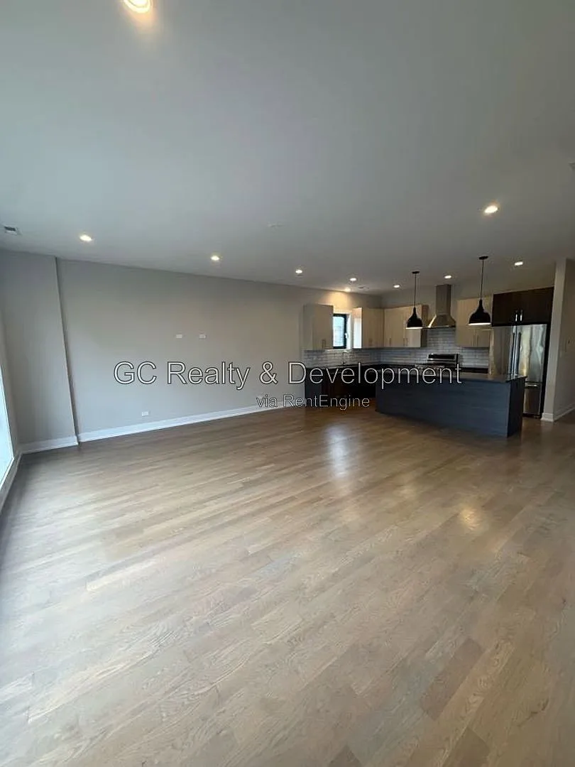 3 bed, 2.0 bath, 1650 sqft, $2,850 — Photo 4