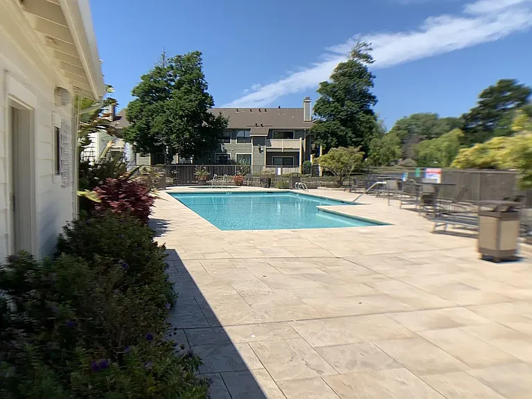45 Lakeshore Ct — Photo 17