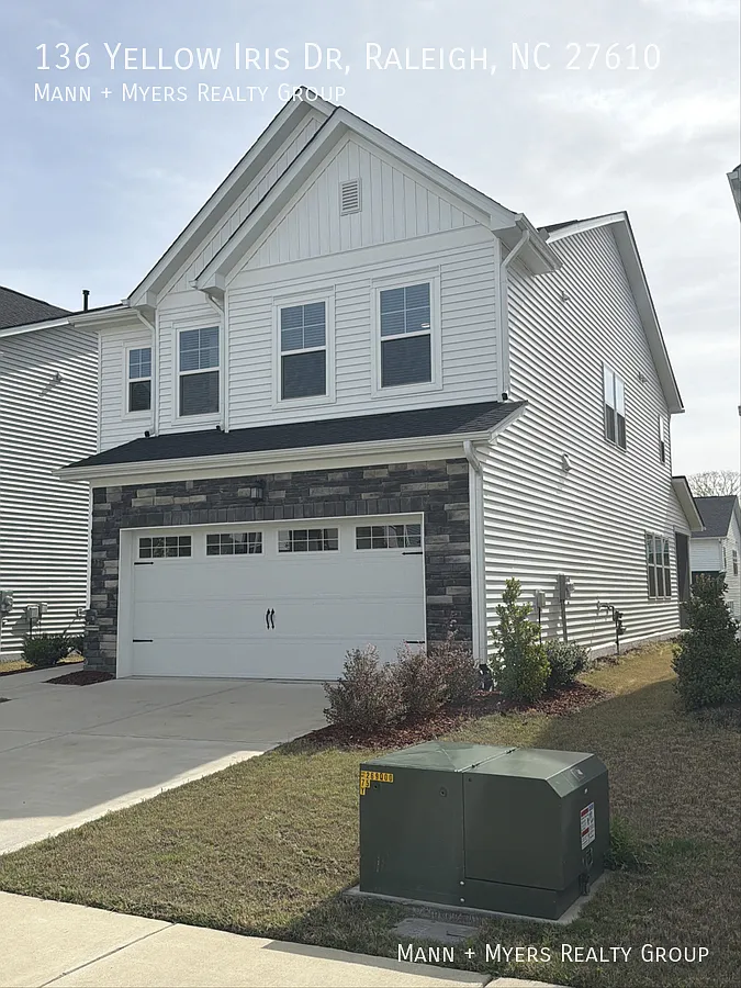 Building Photo - 136 Yellow Iris Dr