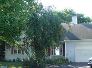 1083 Hertford Dr, Hatfield, PA 19440