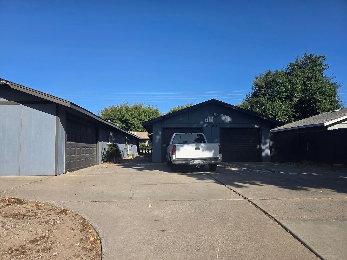 Gareth Ln - Triplex — Photo 3