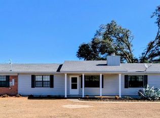27 Park Ave, Hazlehurst, GA 31539