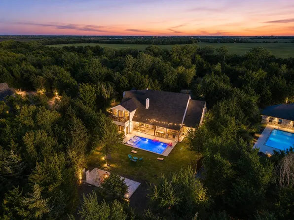 371 S Ring Rd, Waxahachie, TX 75165