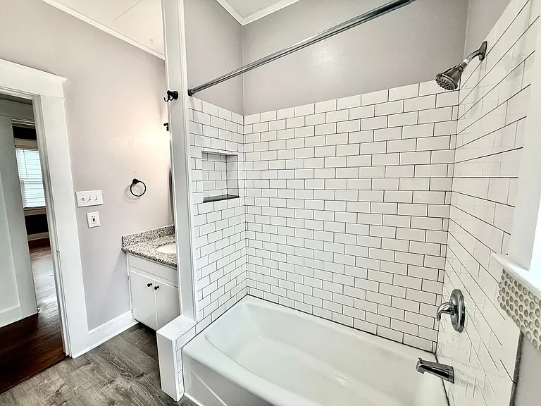 413 Edison St — Photo 9