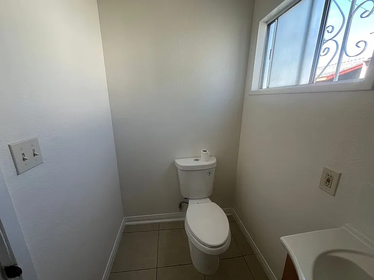8020 Bright Ave — Photo 10