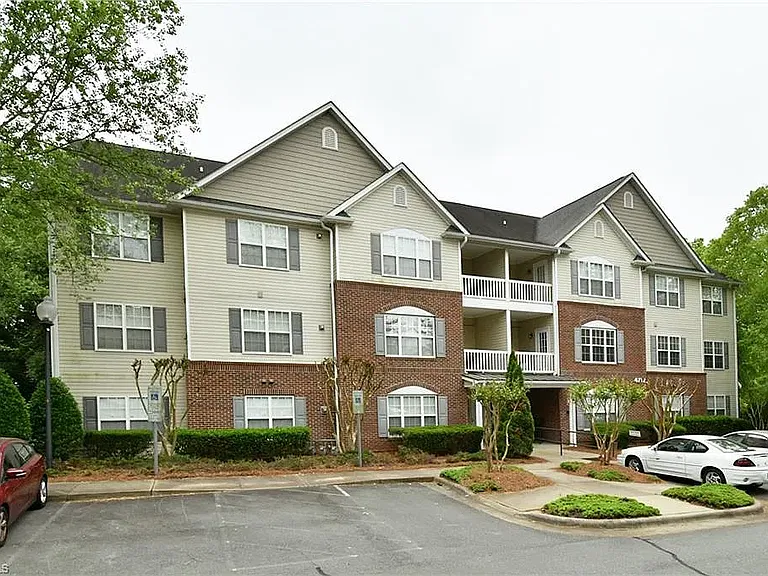 4712 Brighton Park Dr #3B — Photo 1