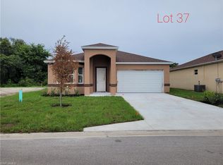 1032 Hamilton St, Immokalee, FL 34142