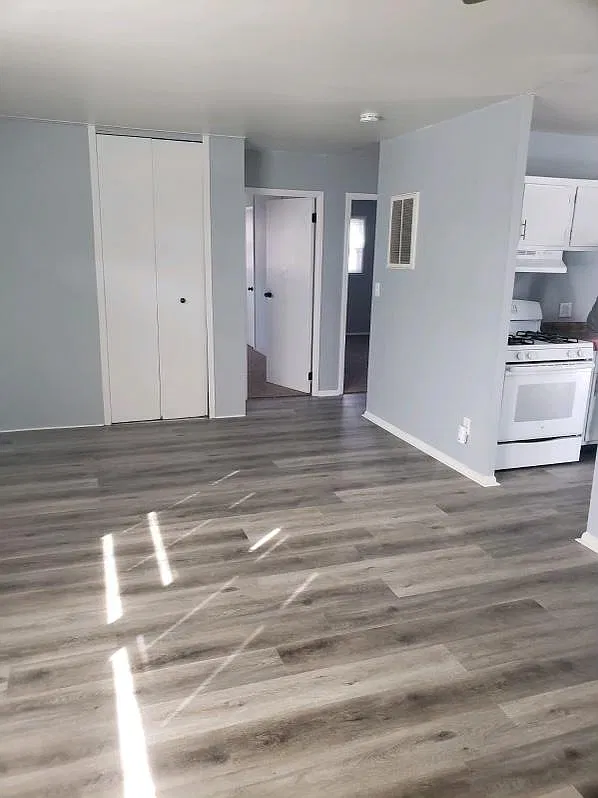 2 bed, 925 sqft, $1,200 — Photo 4