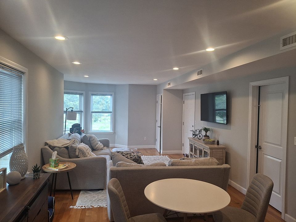 1st image of 381 Essex St #2