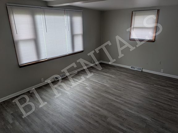 3rd image of 1025 N Obrien St