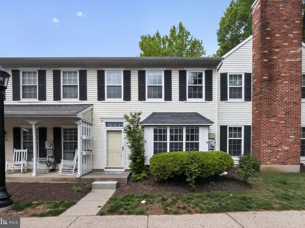 265 Liberty Dr, Langhorne, PA 19047