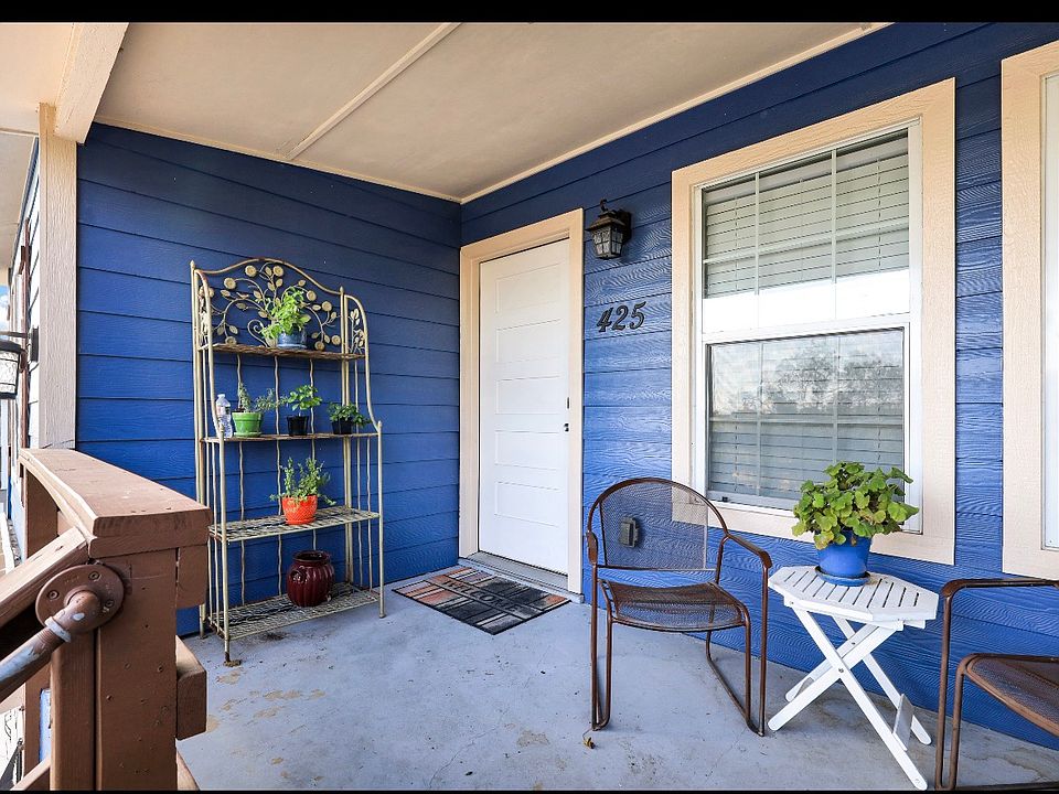 1st image of 425 Parland Pl #425