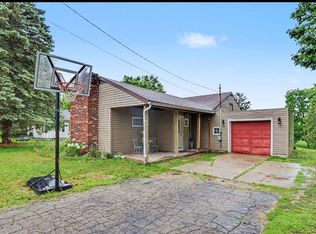 307 N Court St, Stanton, MI 48888