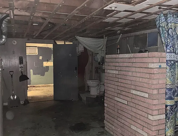 810 N C St — Photo 17