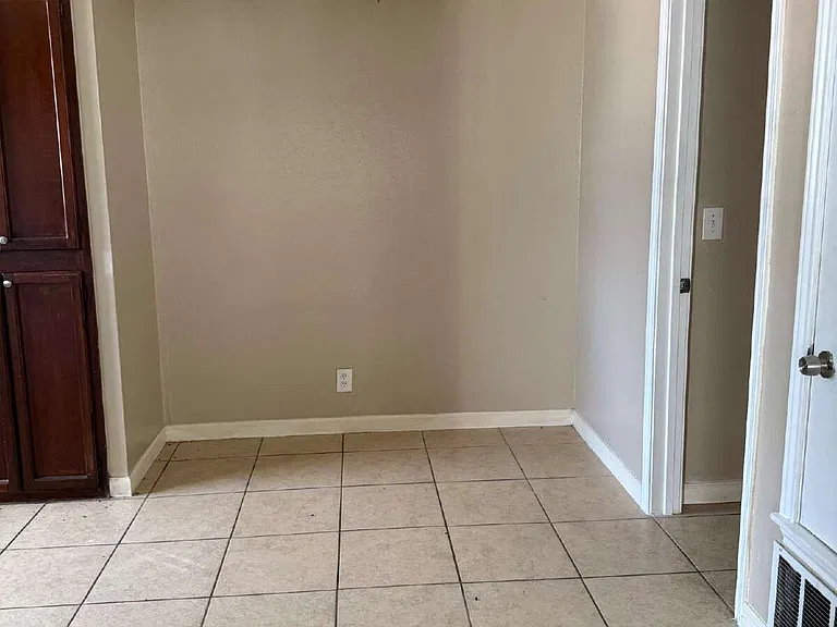 10571 Starcrest Dr — Photo 6
