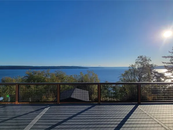 2461 N Bluff Road, Greenbank, WA 98253