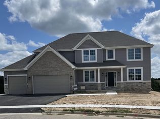 452 Old Orchard Ln, Poplar Grove, IL 61065