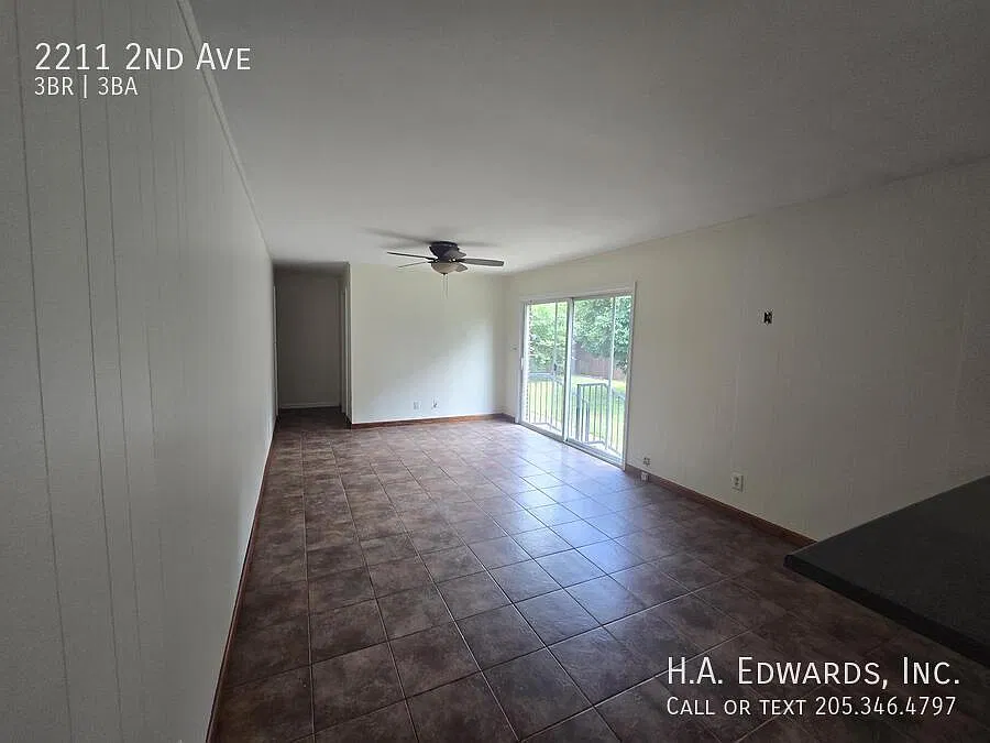 2211 2nd Avenue — Photo 2