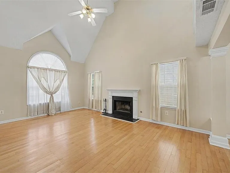 2025 Baramore Oaks Dr — Photo 6