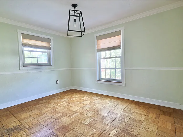 633 Crystal Dr — Photo 6