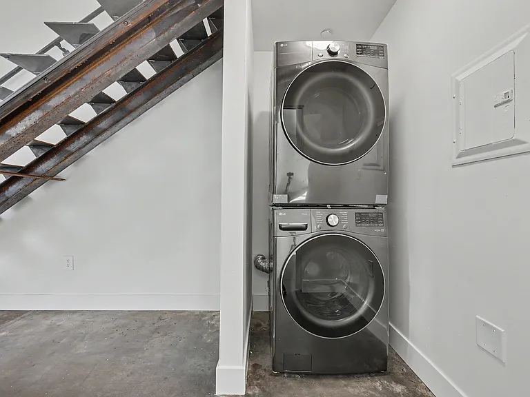 1737 Chalmers St #105E — Photo 16