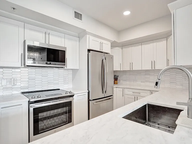 700 E Boynton Beach Blvd #406 — Photo 10