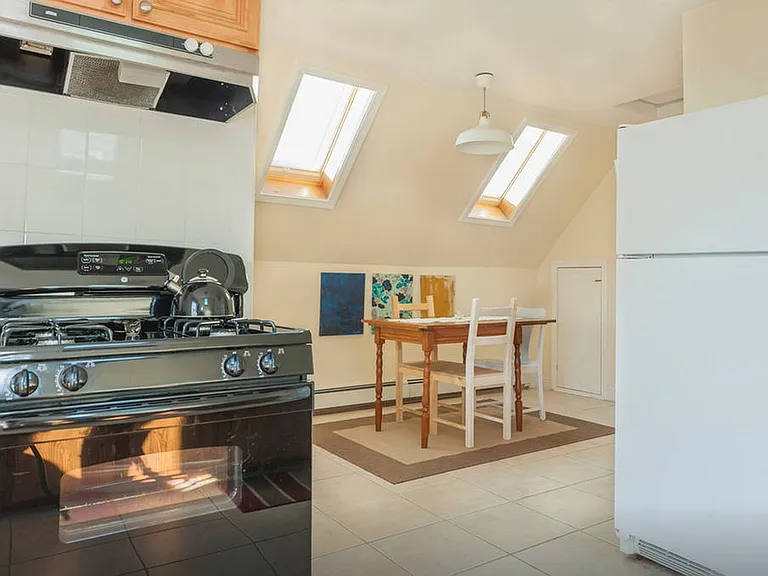 123 Walnut St #3 — Photo 9