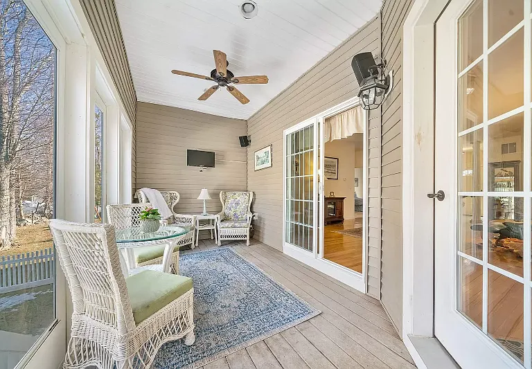 3 Katie Ln — Photo 9