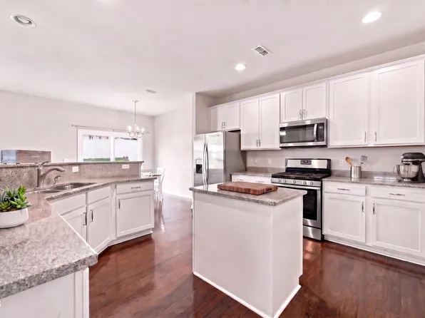 3520 Massey Ridge Ct, Raleigh, NC 27616