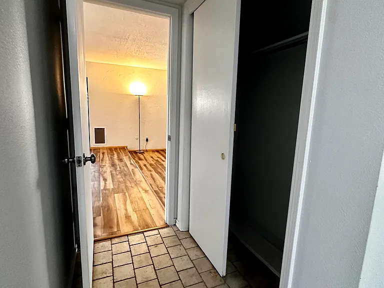 655 Lakeview Cir SE — Photo 6