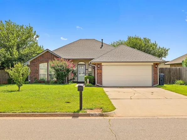 9036 Buttonwood Ave, Moore, OK 73160
