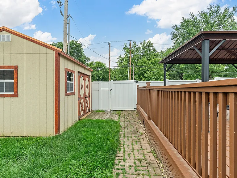 803 Matthews Dr — Photo 42