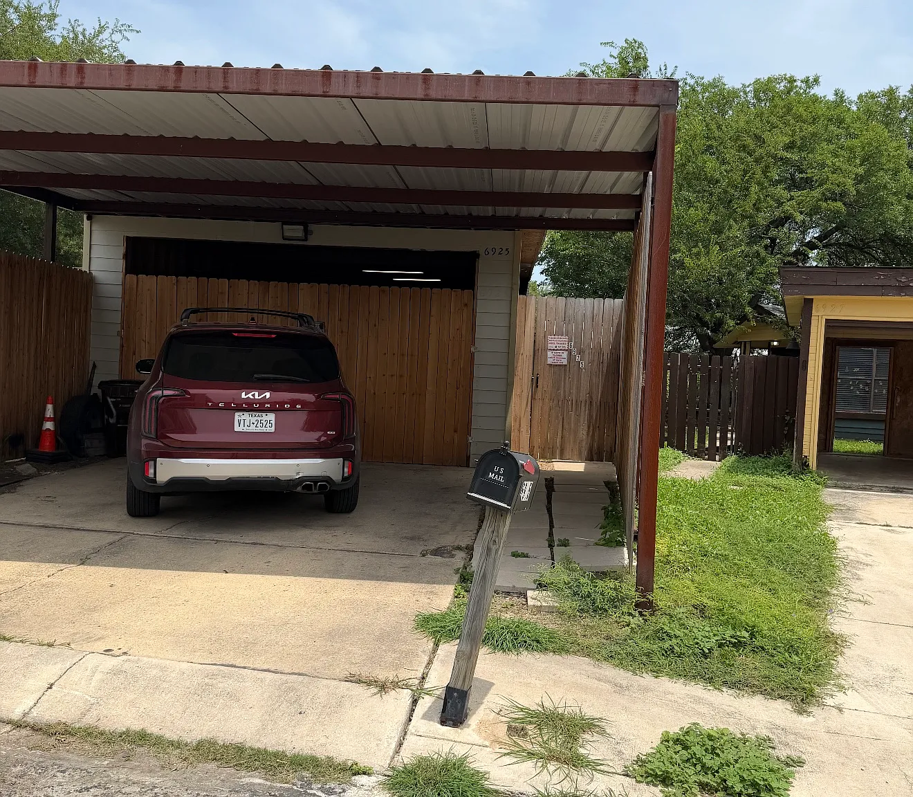 2 bed, 711 sqft, $1,300 — Photo 3