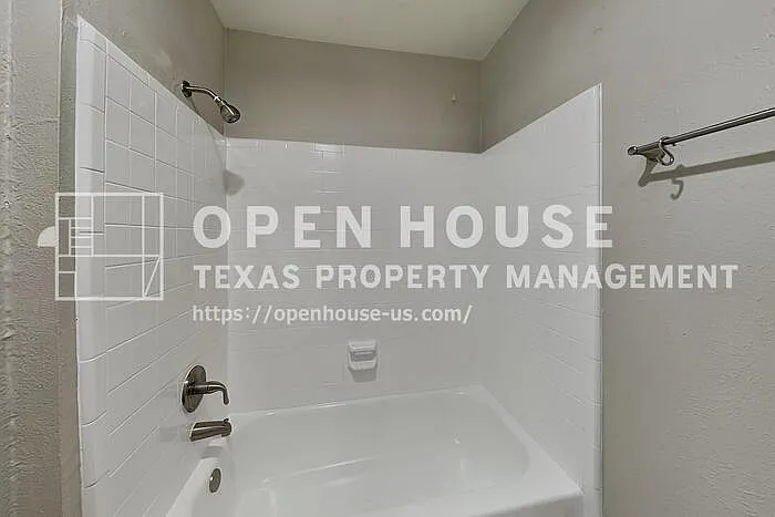 2611 Sprucewood Ln — Photo 10