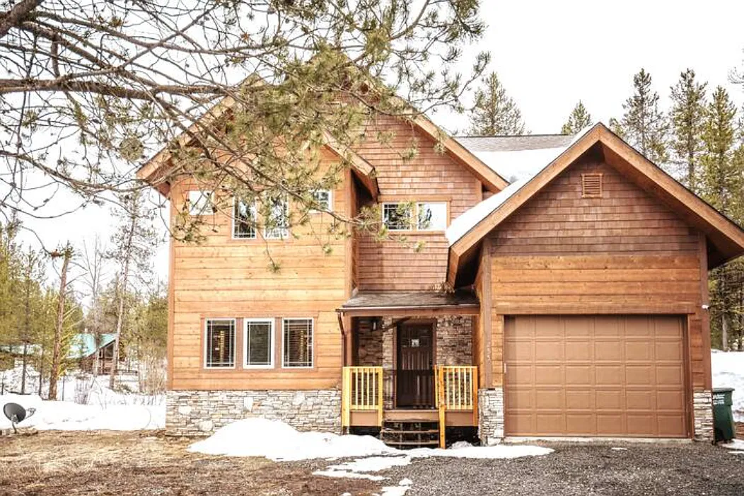 235 Moonridge Dr — Photo 1