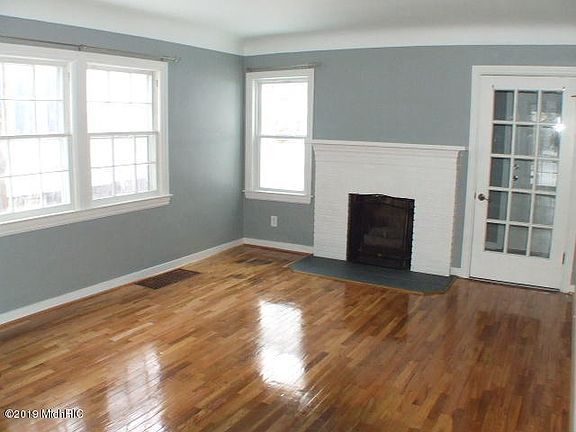 2nd image of 903 Griggs St SE
