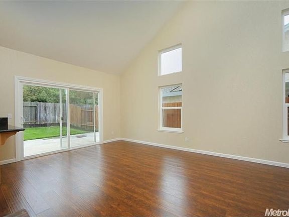 5th image of 1448 New England Dr