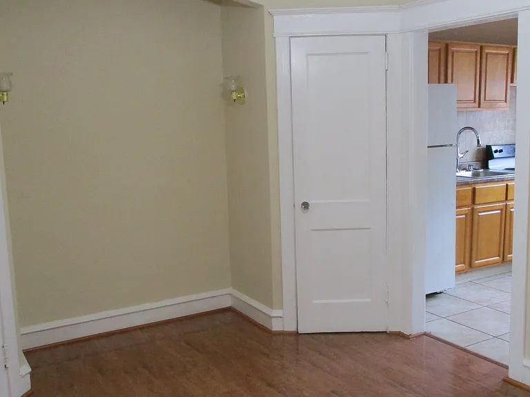 4153 Stirling St — Photo 10