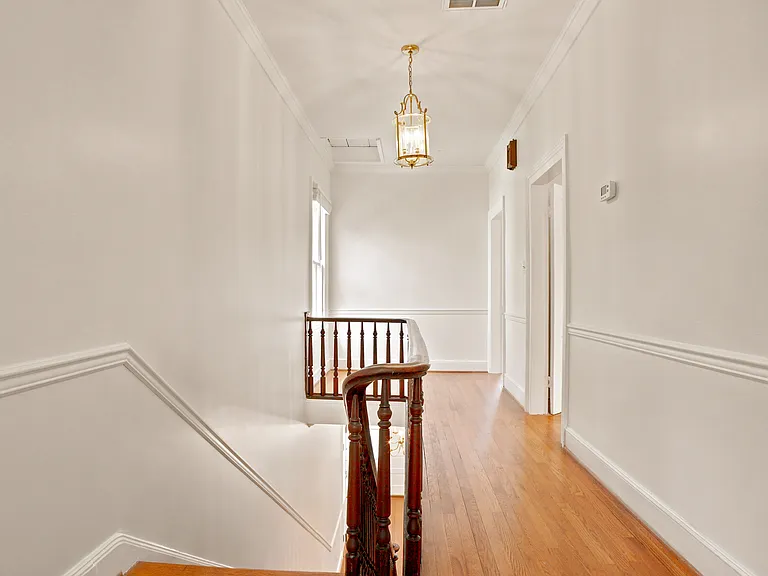 209 N Washington St — Photo 61