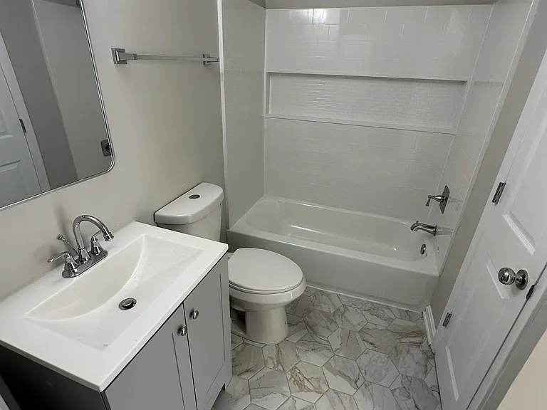 105 Berry St #8 — Photo 9