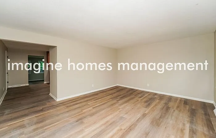 3 bed, 1.5 bath, 1484 sqft, $2,040 — Photo 4