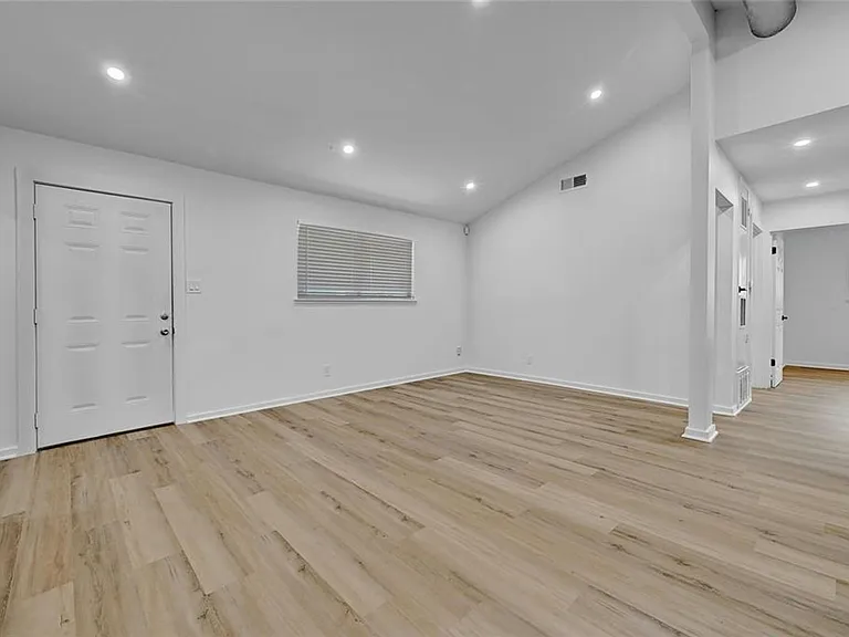 1911 David St — Photo 33