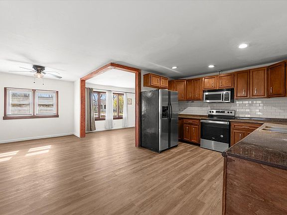 3rd image of 1304 Bruce Street