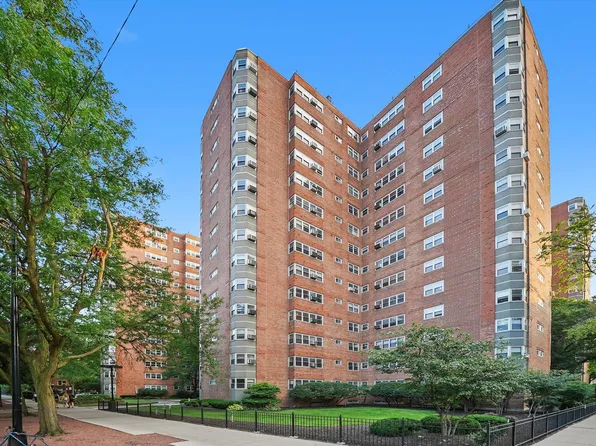 4980 N Marine Dr APT 738, Chicago, IL 60640