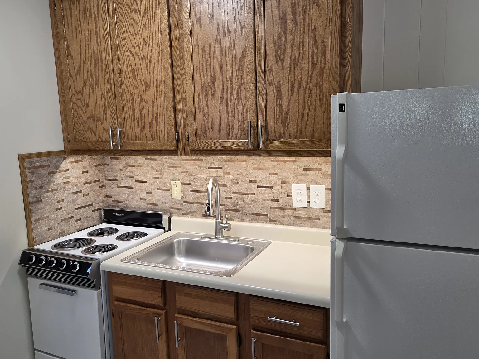 330 Law St — Photo 2