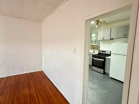 4th image of 49-07 104th St #2
