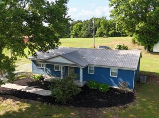 925 Reges Rd, Irvine, KY 40336